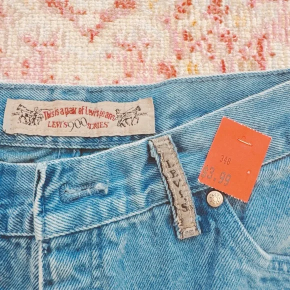 Levi’s 900, Men’s Vintage High-Waisted Blue Jeans - Picture 3 of 3